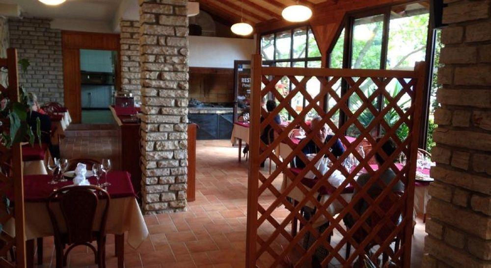 Hotel Plava Laguna Тисно Екстер'єр фото